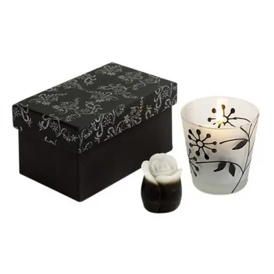 Набор из двух свечей в виде бутонов роз и двух декорированных подсвечников, черный Набор из двух свечей в виде бутонов роз и двух декорированных подсвечников, черный