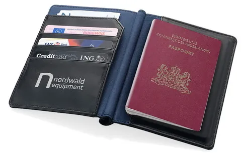 Обложка для паспорта Chamonix от Balmain, черный Обложка для паспорта Chamonix от Balmain, черный