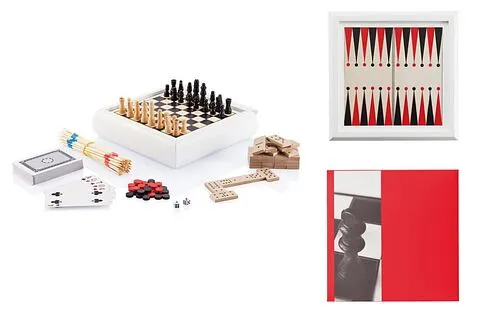 Набор игр 5 в 1 включает в себя: микадо, игральные карты, домино, шахматы и нарды, белый