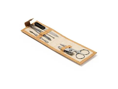 Маникюрный набор PODOX в чехле из пробки, серебристый/бежевый