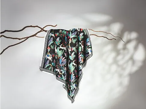 Платок Зайцы. Varvara