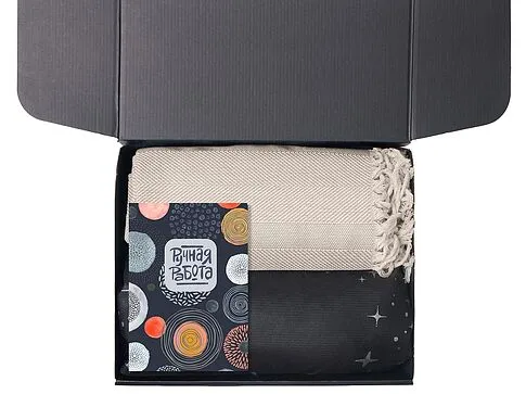 Подарочный набор Re:y. Haven  с пледом, кружкой и чаем