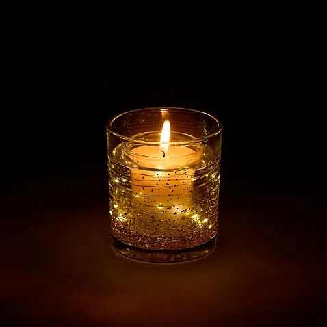 Свеча ароматическая Luminati, масло ши и ваниль