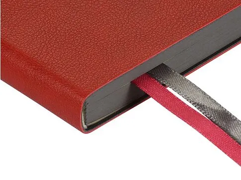 Ежедневник А5 датированный Boston 2026, красный с серым обрезом