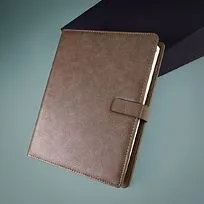 Ежедневник недатированный Coach, B5, коричневый, кремовый блок, подарочная коробка