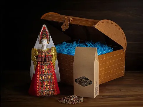 Подарочный набор: кукла фарфоровая, чай Малина с мятой, красный