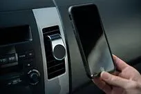Магнитный держатель для смартфонов Pinch, серебристый
