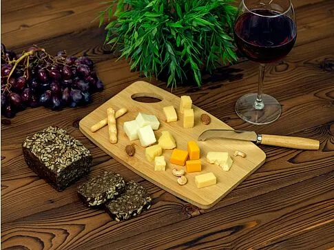 Набор для сыра с ножом и доской из бамбука