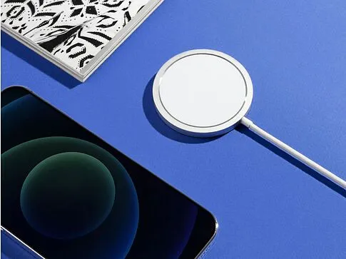 Беспроводное зарядное устройство Rombica NEO Magneto (Р)