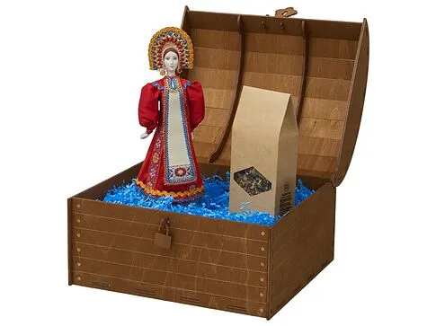 Подарочный набор: кукла фарфоровая, чай Малина с мятой, красный